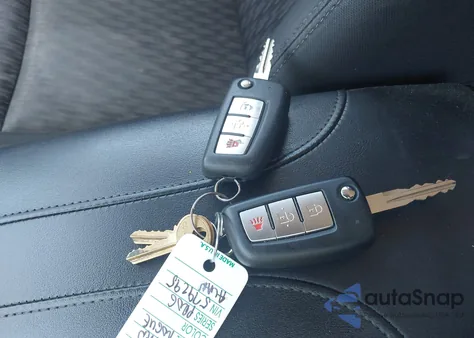 2018 Nissan Rogue S z USA, uszkodzony, nr VIN KNMAT2MT5JP579295